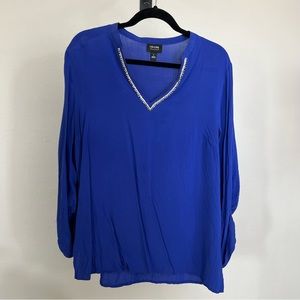 Nicole size Large blue beaded neckline blouse (173)
